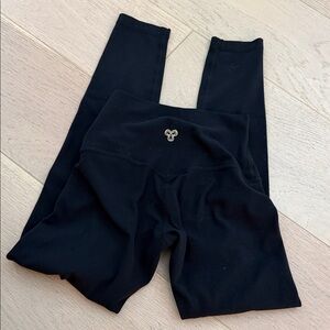 Aritzia Black Leggings